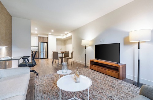 Mountain View Apartment | One Bed Perfect for WFH in Heart of Silicon Valley