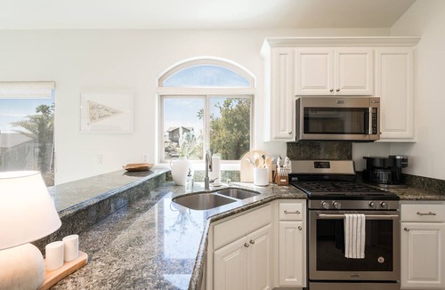 Downtown House | One block from Beach Sleeps 8!