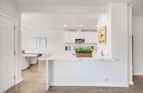 Southwood Riviera Apartment | One Lux Stay Coastal 2BR Retreat Near the Beach