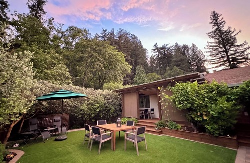 Woodacre House | One of a kind, modern, nature lovers dream home on a creek in redwoods
