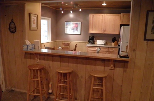 Black Bart House | Only minutes to Heavenly, Cabin just steps to The River - Surround Yourself in Nature and Cozy Comfort!