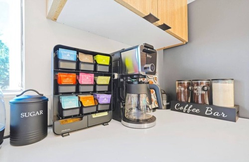 North Hollywood Villa | OO. Vibrant 3BR NoHo Suite, Universal 15m, Family