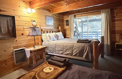 Pine Mountain Club Cabin | Our July discounts just for you! The pool is open. We have peace and quiet.