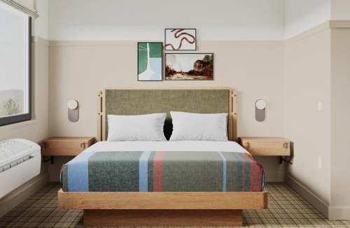 Oakhurst Hotel | Outbound Yosemite