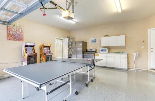 Clovis House | Outdoor Oasis + Hot Tub! Spacious Clovis Home