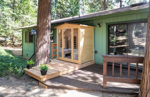 Mi-Wuk Village House | Outdoor Sauna, EV Charger, King beds, Nature trail, A/C