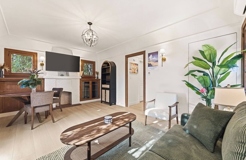 Eastside Apartment | Oversized Furnished 1BR in Rose Park with King Bed, W/D & Parking