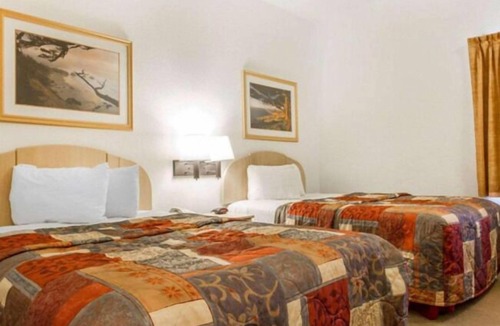 Watsonville Hotel | Pacific Coast Inn