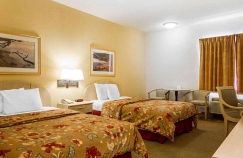 Watsonville Hotel | Pacific Coast Inn