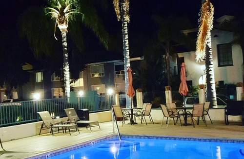 East Beach Hotel | Pacific Crest Hotel