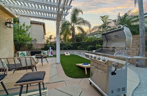 Placentia House | Palm Paradise: Hot Tub, Barrel Sauna, Putting, Game Room, Gym