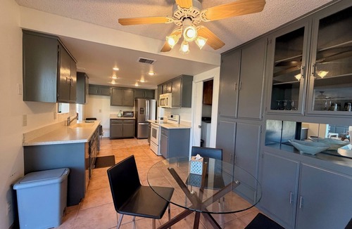 Desert Hot Springs House | Palm Place Spa City-Country Club Retreat + Views