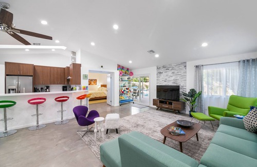 Cathedral City House | Palm Springs getaway - mid century home w/saltwater pool & mountain views