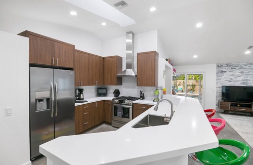 Cathedral City House | Palm Springs getaway - mid century home w/saltwater pool & mountain views