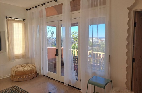 Venice House | Palm trees ocean breezes and walk to the sand