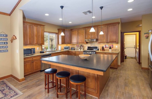 Bradley House | Panoramic Views | Hot Tub + BBQ | Game Room | Lake San Antonio | The J's Nest