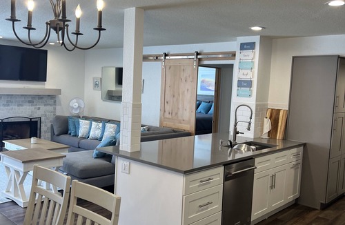 Oxnard Shores Condo | Paradise at Mandalay Beach Resort living