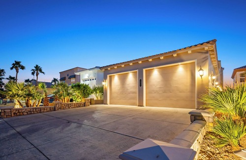Bullhead City House | Paradise Riverfront Home with Spa and Dock Sleeps 16+