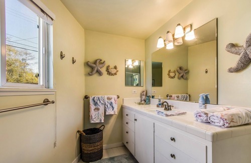 Aptos House | PARK YOUR CAR FOR A WEEK AND WALK TO THE BEACH!