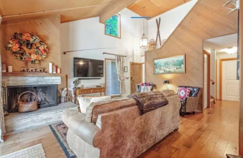 Shaver Lake Condo | Parker's Peak Cabin w BBQ Grill & Community Pool