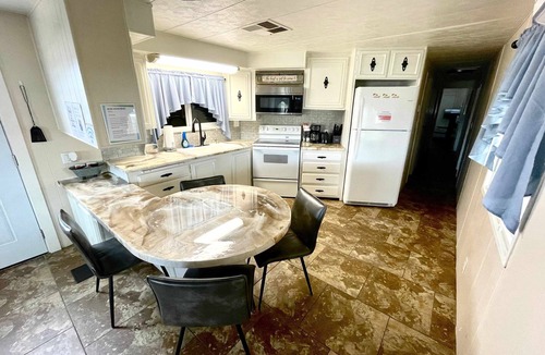 Cienega Springs House | Parker Strip House, close to the River