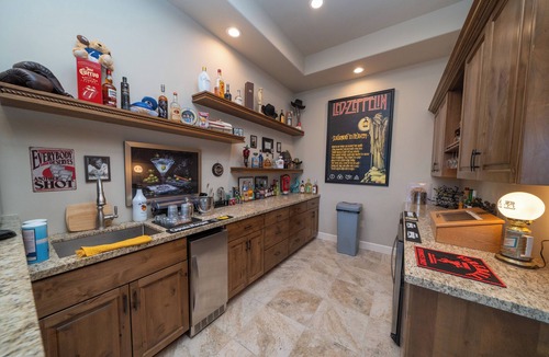 Parker Strip House | Parker Strip River View Villa - 3480 sqft 3 bedroom, 4 bath, Game room, bar.