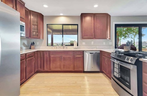 Paso Robles House | PaSO PaNORAMA-Swimming Pool, Hot Tub, & Views