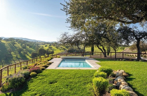 Paso Robles Villa | Paso Robles Wine Country Stay, Pool and Views