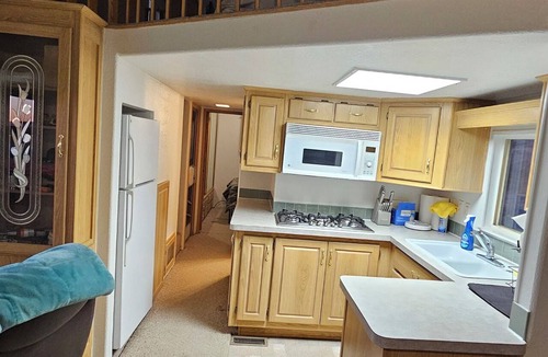 Golconda House | Peaceful 1.5-bedroom Tiny home with AC/Heat in Winnemucca with beautiful sunsets