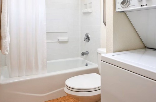 Downtown Resort | Peaceful 1-bedroom resort in charming Pismo Beach