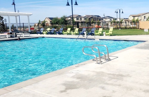 Tracy House | Peaceful 4BR-3BA Villa w/Club-House+Pool Spa Deck Garden