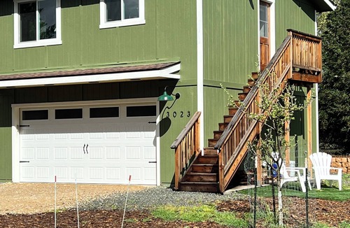 Atascadero Apartment | Peaceful Country Cottage Retreat. Oaks, Gardens & Starry Nights. Pet Friendly!