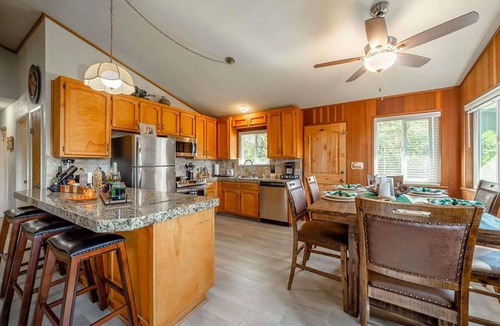 Mi-Wuk Village House | Peaceful, dog-friendly mountain cabin near Pinecrest Lake and Dodge Ridge
