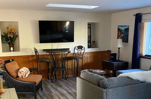Apple Hill House | Peaceful mountain home- Minutes To Sly Park/Jenkinson Lake and Apple Hill