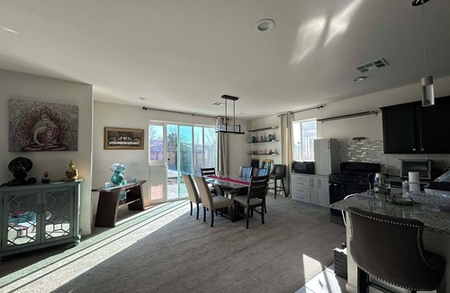Sparks Apartment | Peaceful Private Master Room in Sparks
