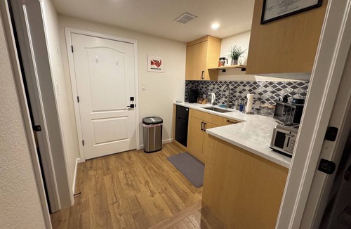 Ridglea Hills House | Peaceful private room and kitchenette in Boulder