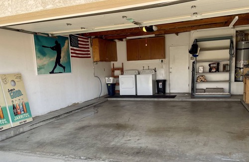 Greenacres House | Peaceful Southwest Bakersfield Home - Prime Location!