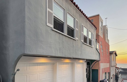 El Porto Apartment | Peaceful studio in Manhattan Beach a block to the beach