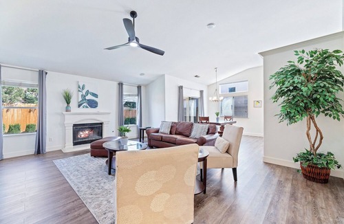 Fresno House | Peaceful Travelers Retreat - Dual Kings
