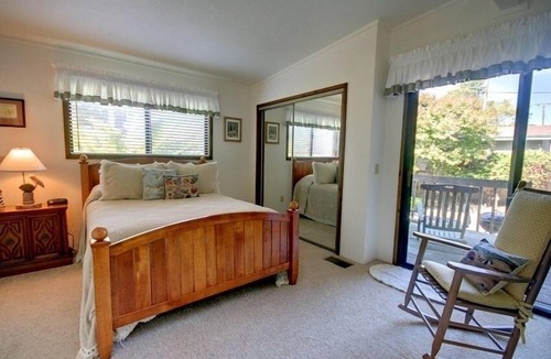 Park Hill House | Pelican Cottage Charming & Cozy Cambria beach home, 10 to15 walk Moonstone Beach