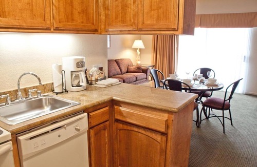 Callender Hotel | Perfect Beach Getaway! Full Kitchen, Free Parking, Steps to Avila Beach Pier