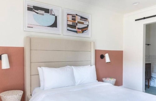 Piedmont Avenue House | Perfect Family Vacation Starts Here! Close to the Oakland Museum of California!