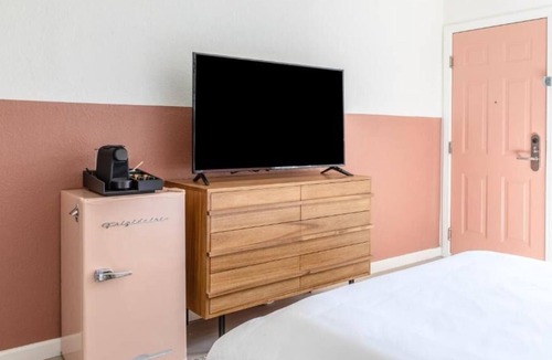 Piedmont Avenue House | Perfect Family Vacation Starts Here! Close to the Oakland Museum of California!