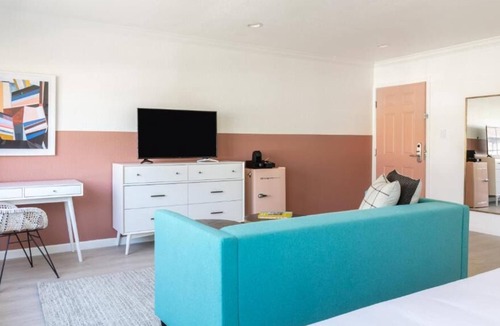 Piedmont Avenue House | Perfect Family Vacation Starts Here! Close to the Oakland Museum of California!
