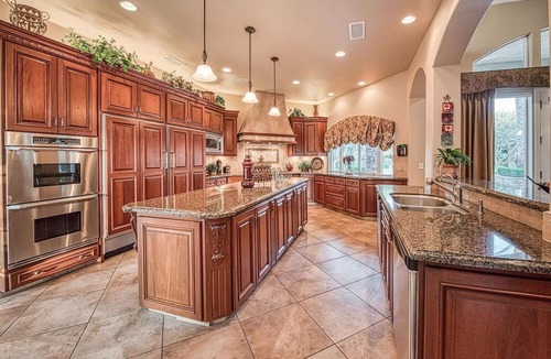 Kingsburg Villa | Perfect Family Villa in California. Located close to highway 99