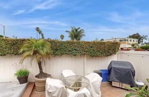 Pierpont Bay House | Perfect For Families, Walk To Beach, 2 Hot Tubs