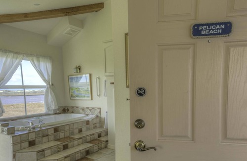 Moss Landing House | Perfect GetAway for Two, Sunset & Water View from Window