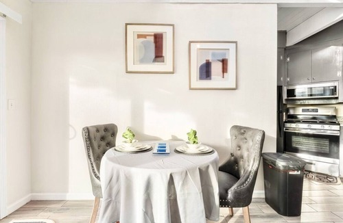 Seaside Apartment | Perfect Private Seaside Beach Getaway w/Bay Views!
