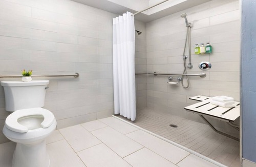 Monterey House | Perfect Staycation! Inland View, Free Parking, Pool, Short Drive to Cannery Row!