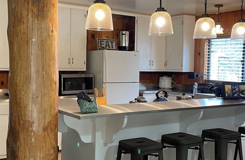 California Hot Springs Cabin | Perfect 4-bedroom cabin in beautiful California Hot Springs